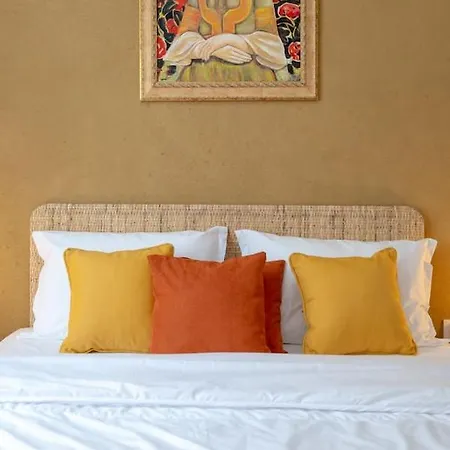 Sophisticated Gem With Private Parking София