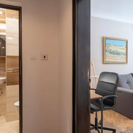 Sophisticated Gem With Private Parking Σόφια