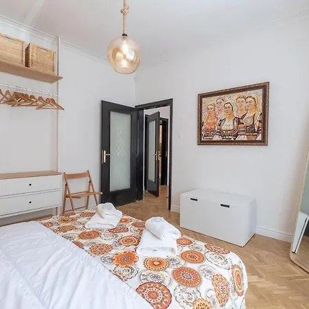 Sophisticated Gem With Private Parking *