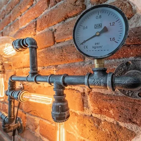 Sophisticated Gem With Private Parking *