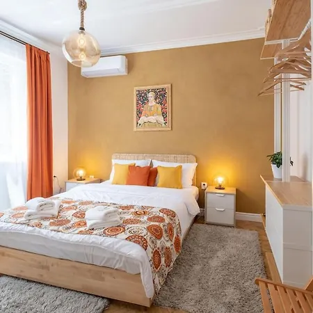 Sophisticated Gem With Private Parking София