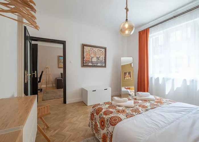 Апартаменты Sophisticated Gem With Private Parking *