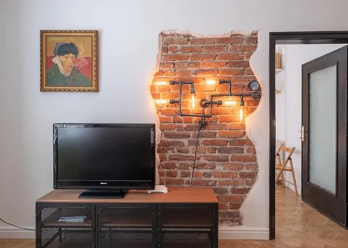 Апартаменты Sophisticated Gem With Private Parking *