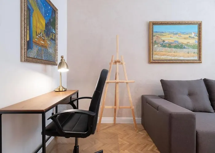 Sophisticated Gem With Private Parking *