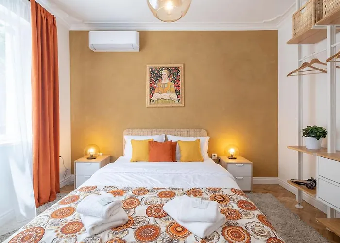 Sophisticated Gem With Private Parking *