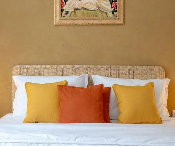 Sophisticated Gem With Private Parking София