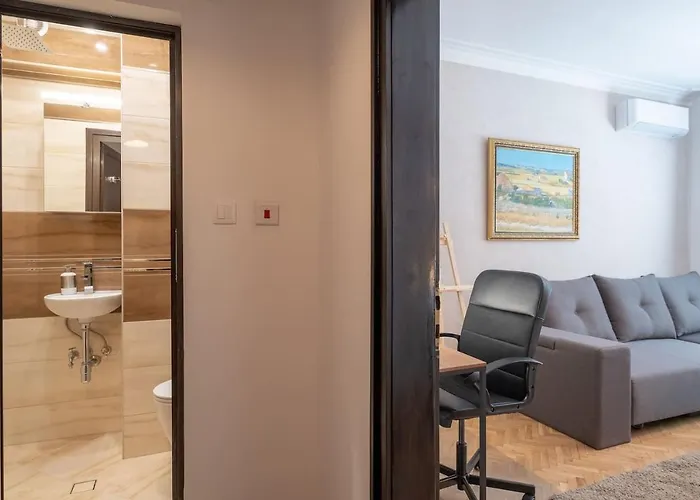 Sophisticated Gem With Private Parking ソフィア