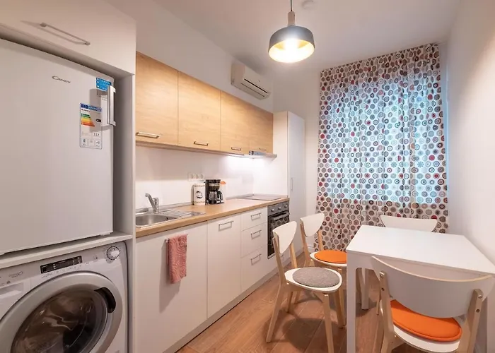 Апартаменты Sophisticated Gem With Private Parking *