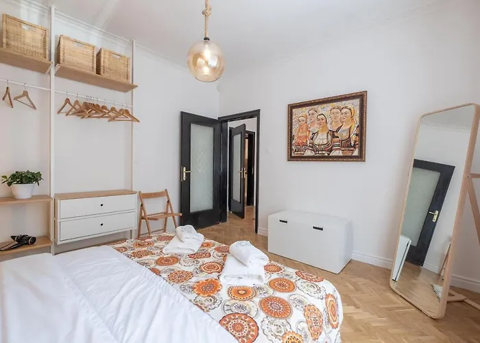 Sophisticated Gem With Private Parking *