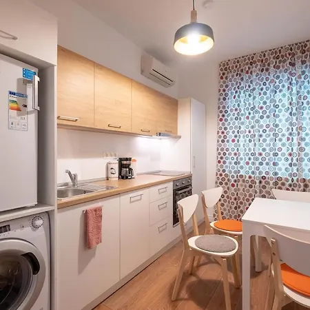 Lejlighed Sophisticated Gem With Private Parking *